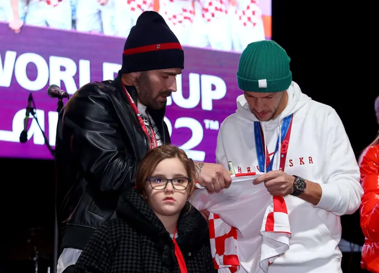 Split erumpirao: Vatreni se popeli na pozornicu, pogledajte atmosferu