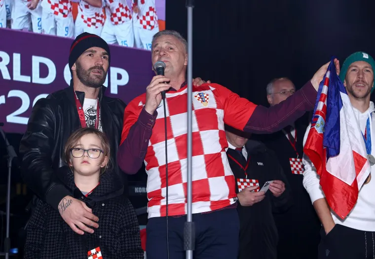 Split erumpirao: Vatreni se popeli na pozornicu, pogledajte atmosferu