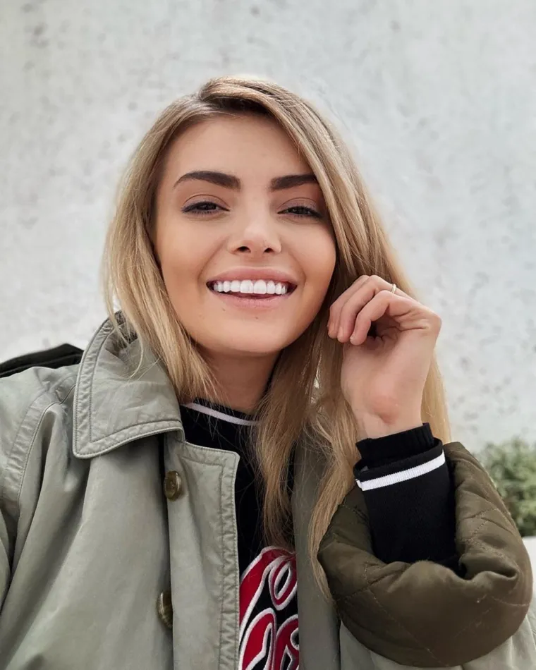 Naime, Ella je u ponedjeljak na svom Instagram storyju podijelila i rezultate testa inteligencije. IQ testa koji je riješila i čiji je rezultat bio 126, Ella je objavila fotografiju rezultata i uz emotikon smajlića koji plače od smijeha je napisala: &quot;Ništa od MENSE ove godine.&quot;