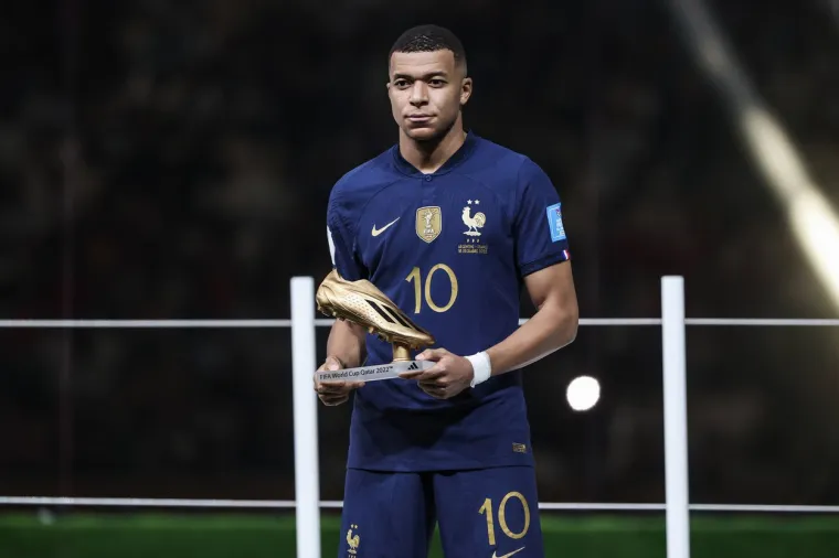 Gregoryja van der Wiela upoznala je kada je imala samo 17 godina, kada je igrao za pariški klub, a zajedno su dobili dvoje djece. Kćerkicu Naleyu Rose dobili su 2018. godine, a drugu 2021. godine.