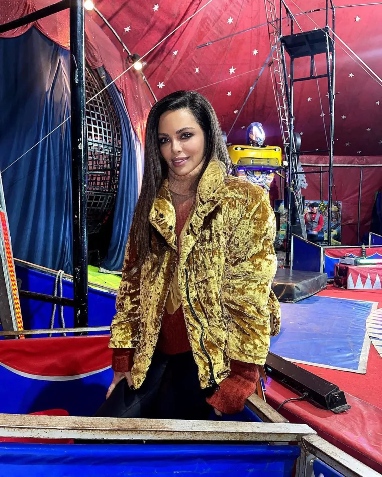 &apos;Ne znam kako netko zaboravi da su to nekada mlade žene pune života, imaju djecu, obaveze i život ih melje svakodnevno. Bila bih presretna da sam u tim trenucima dobila barem nekoliko dana mira i mogućnost da sagledam život u cjelini. Međutim, bombardiranje i šamaranje je počelo prve sekunde. Dugo sam išla kroz svakodnevnicu potpuno nesvjesna svega što se događa jer nisam imala vremena da apsolviram kompletnu situaciju i kompleksnost iste. Svu surovost ljudske prirode uvidjela sam kasnije u punom sjaju prema ranjenoj osobi, pogotovo prema javno eksponiranoj ženi za koju misle da je prethodno imala divan život. U tom moru ružnih stvari su se iznjedrili neki divni ljudi, koje prethodno nisam znala, koji su pružili ruku podrške i pridržavali me da ne padnem u taj ambis.&apos;