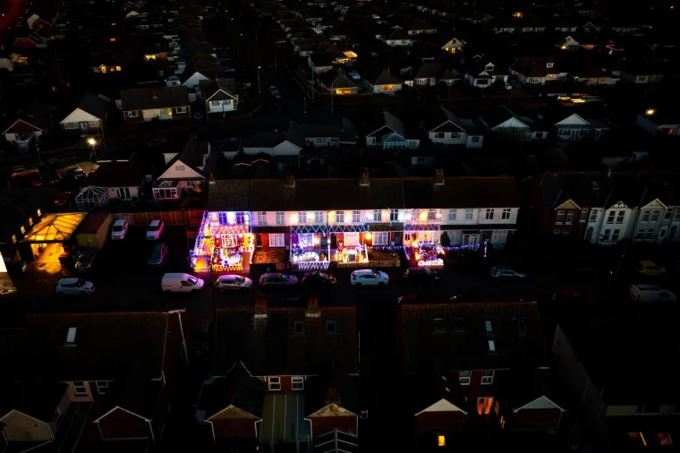 Briga njih za cijene struje, razvukli 80.000 lampica i još hrpu čudesa: Teško da će itko nadmašiti božićnu bajku ovih stanara