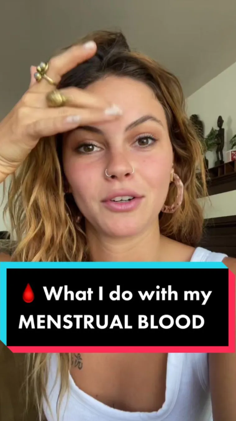 U videu &quot;Što radim sa svojom menstrualnom krvlju&quot;, Riley je otkrila bizarne pojedinosti iz svog života. Uz rastući trend slavnih faca koje stavljaju krv na lice zbog pomlađivanja kože, Riley je tu priliku iskoristila kako bi otkrila da ona svoju menstrualnu krv koristi u iste svrhe. Inače, ova spiritualna influencerica ima razne načine na koje želi implementirati svoje tjelesne tekućine u svoj stil života.