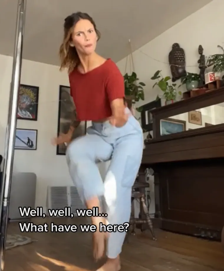 Riley Ayn savjetovala je da se sve to radi u granicama vlastitog doma osim ako &quot;vas nije briga&quot; i to radite negdje drugdje poput &quot;ureda&quot;. Unatoč tome što je imala iskustva s korištenjem svoje menstrualne krvi na brojne načine, ona nije kvalificirani zdravstveni stručnjak pa ono što kaže treba uzeti s rezervom.