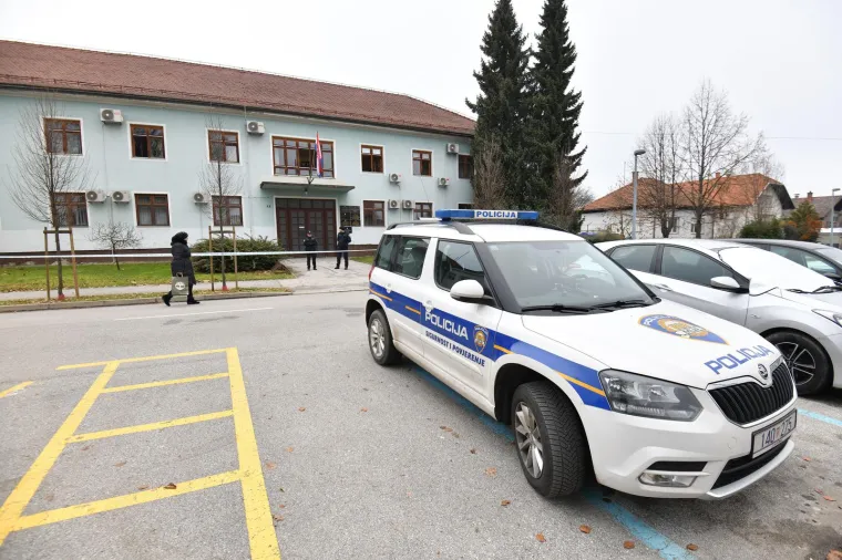 Ovako izgleda Centar za socijalnu skrb u koji je danas bačen Molotovljev koktel
