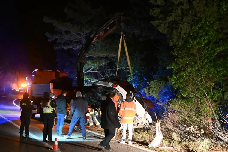 Pogledajte jezive prizore nesreće od kojih zastaje dah: Četiri osobe su te&scaron;ko ozlijeđene