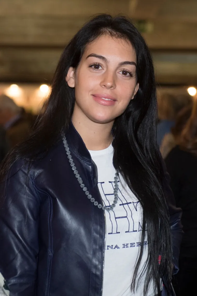 Fatalnu Georginu paparazzi uhvatili malkice nespremnu: Ovako Ronaldova krasotica izgleda kad misli da je ne snimaju