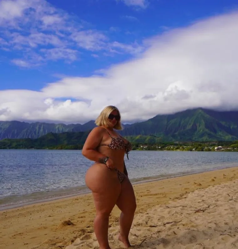 Ni od posla u striptiz klubu nije uspijevala prehraniti djecu, no slike gole guze sada joj donose 700.000 kuna mjesečno