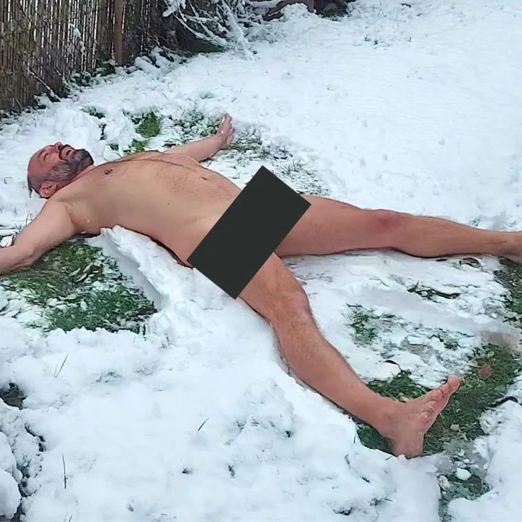 Zatim je Helen dodala: "Rekao mi je da vi&scaron;e voli živjeti gol."