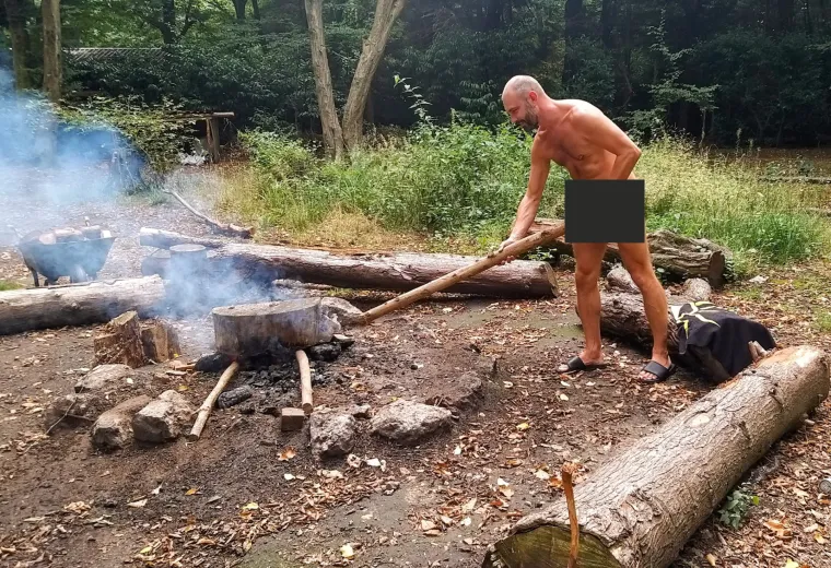 "Onda je počeo biti gol u stražnjem vrtu, naočigled susjeda. Bila sam užasnuta, ali sam onda shvatila da ih nije briga."