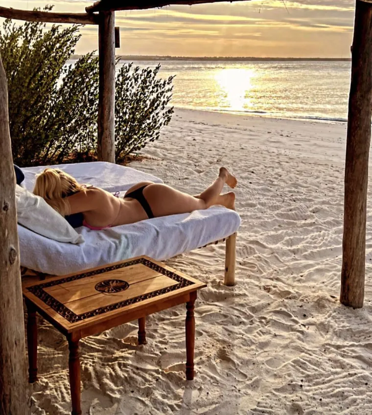 Fatalna Wanda javila se znakovitom porukom iz kreveta: I to u trenutku dok je u javnost procurilo koliko će joj milijuna pripasti nakon razvoda