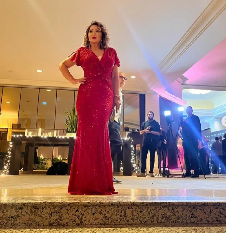 Neda Ukraden je i sa 72 najseksi baka Balkana: Ove godine nije izlazila iz uskih krpica, donosimo sva njena top izdanja