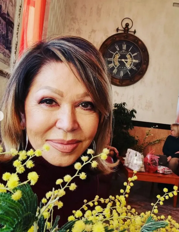 Neda Ukraden je i sa 72 najseksi baka Balkana: Ove godine nije izlazila iz uskih krpica, donosimo sva njena top izdanja