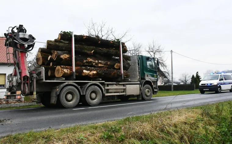 Stra&scaron;ni prozori nakon nesreće u Slavoniji: Sudar kamiona i tegljača