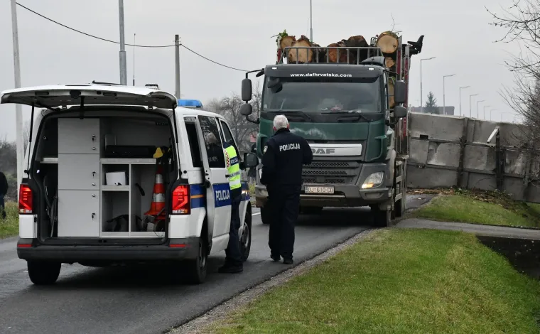 Stra&scaron;ni prozori nakon nesreće u Slavoniji: Sudar kamiona i tegljača