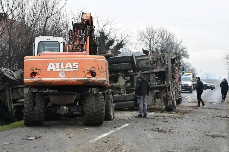 Stra&scaron;ni prozori nakon nesreće u Slavoniji: Sudar kamiona i tegljača
