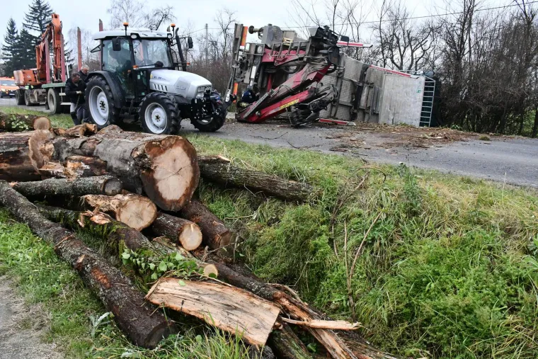 Stra&scaron;ni prozori nakon nesreće u Slavoniji: Sudar kamiona i tegljača