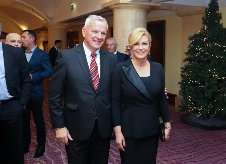 Kolinda se razveselila kao malo dijete kad je vidjela Anicu Kovač: Nakon što ju je pošteno izgrlila, više se od nje nije odvajala
