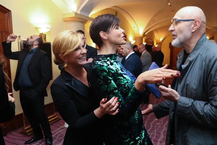 Kolinda se razveselila kao malo dijete kad je vidjela Anicu Kovač: Nakon što ju je pošteno izgrlila, više se od nje nije odvajala