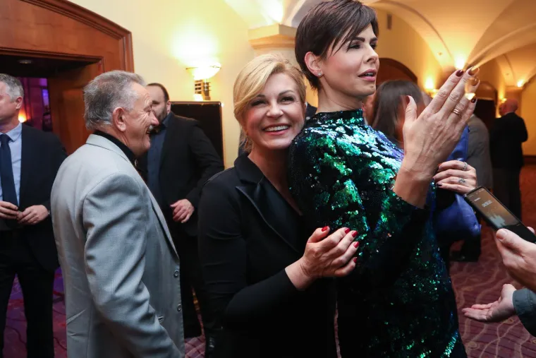 Kolinda se razveselila kao malo dijete kad je vidjela Anicu Kovač: Nakon &scaron;to ju je po&scaron;teno izgrlila, vi&scaron;e se od nje nije odvajala