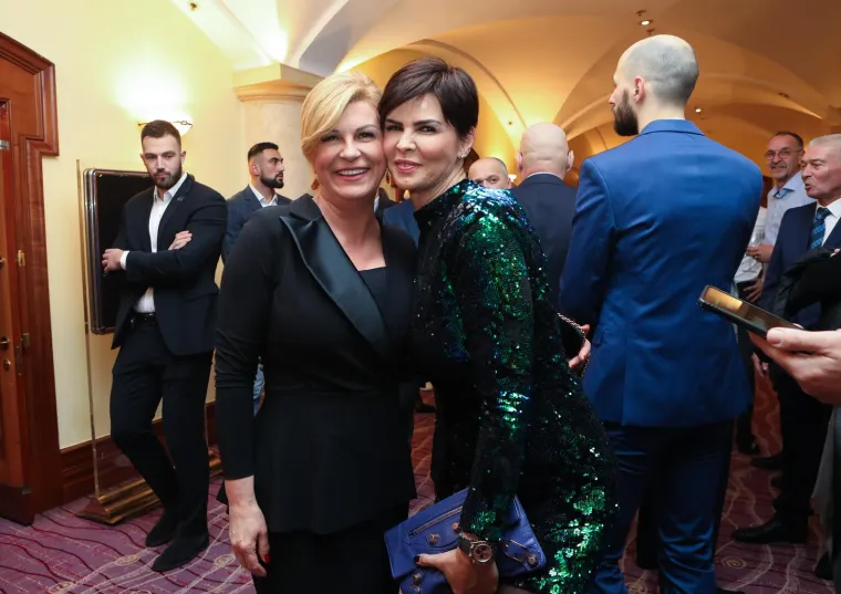 Kolinda se razveselila kao malo dijete kad je vidjela Anicu Kovač: Nakon &scaron;to ju je po&scaron;teno izgrlila, vi&scaron;e se od nje nije odvajala