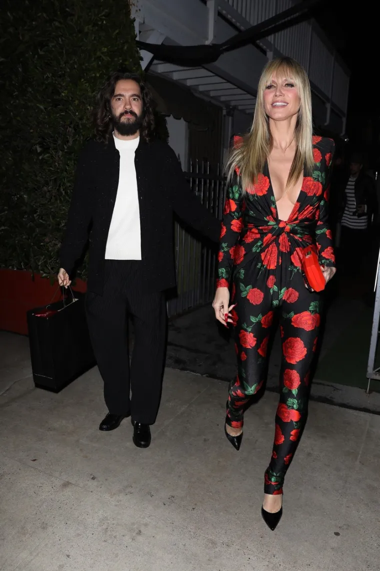 Uz 16 godina mlađeg supruga Heidi Klum je i doslovno - procvjetala: S ovakvim dekolteom do pupka nije prošla 'ispod radara'