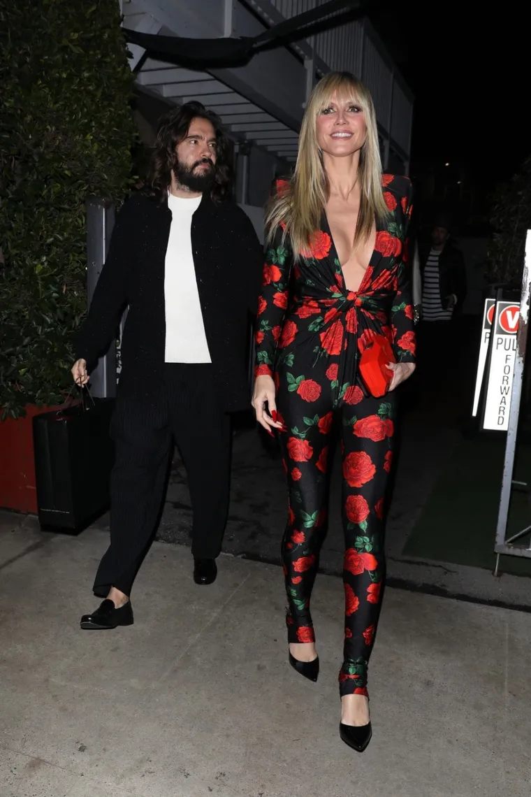 Uz 16 godina mlađeg supruga Heidi Klum je i doslovno - procvjetala: S ovakvim dekolteom do pupka nije pro&scaron;la 'ispod radara'