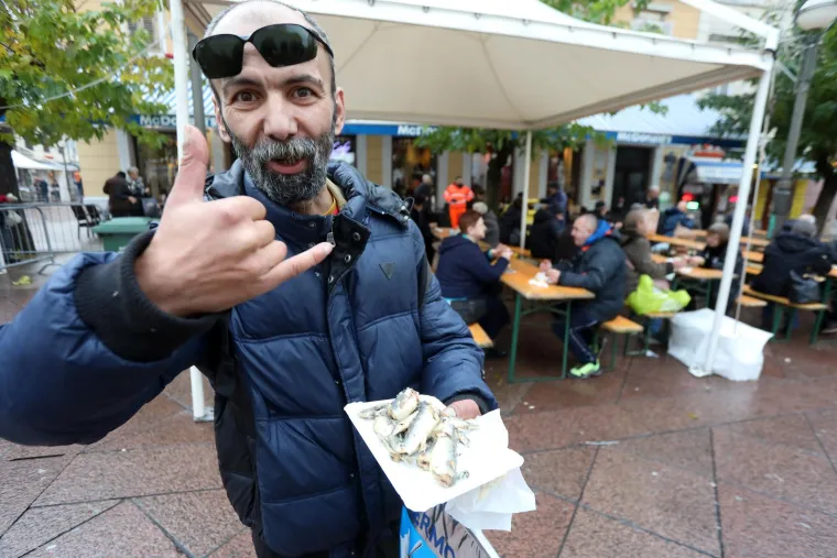 Diljem Hrvatske dobro se jede! Bakalar, fiš paprikaš, srdele: Evo kako guštaju građani