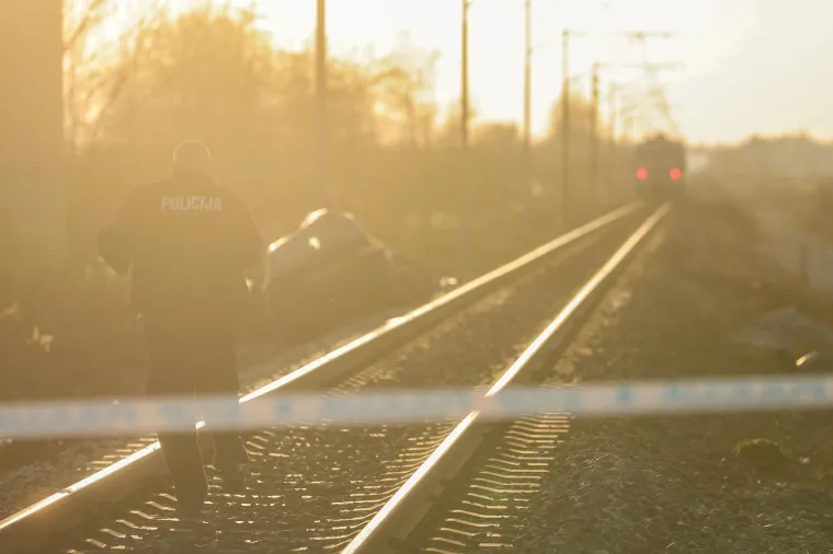 Vlak kod Dugog Sela naletio na auto, vozač je poginuo: Pogledajte scene s mjesta tragedije