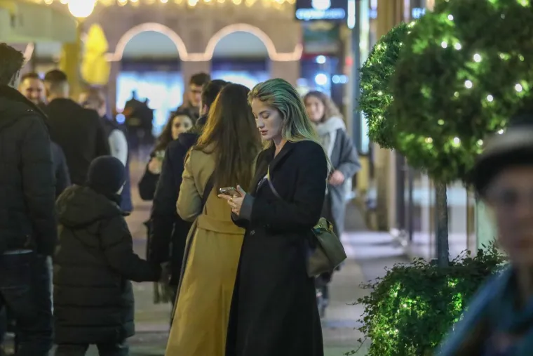Zanosna Izabel Kovačić sama prošetala zagrebačkom špicom i pokazala zašto je prirodno najljepše