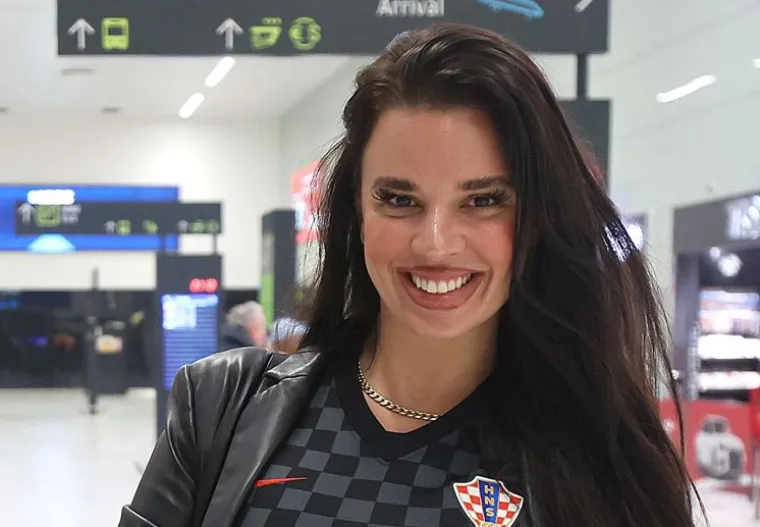 Ivana Knoll ne staje: Pogledajte u kakvoj božićnoj kombinaciji namjerava očarati cijeli svijet