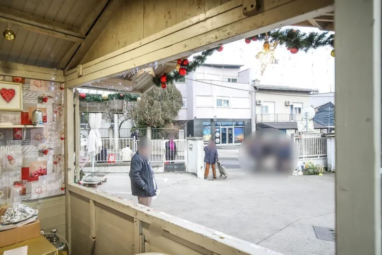 Na Svetom Duhu volonteri i franjevci podijelili pravi božićni ručak: 'Nitko ne smije biti gladan'