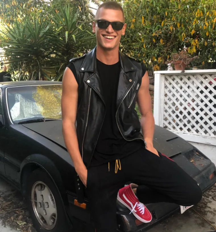 No, nisu samo stranci ti koji su prepoznali Patrikov potencijal. Lijepog manekena prepoznala je i pjevačica Franka Batelić koja ga je angažirala na svom spotu za pjesmu "Plan B". 