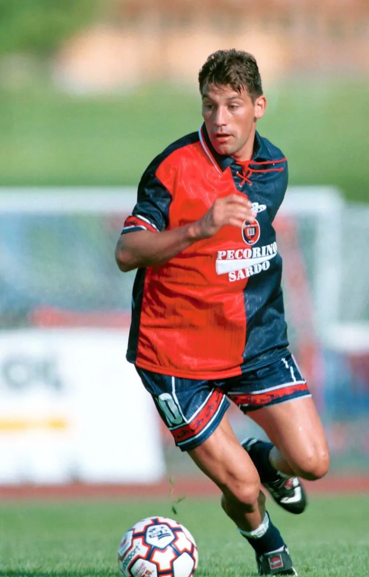 Preminuo nogometa&scaron; kojeg je Zidane smatrao najtalentiranijim: Uni&scaron;tili ga alkohol, kocka i žene; 'Imam 39 godina, a pijem već 30 godina'