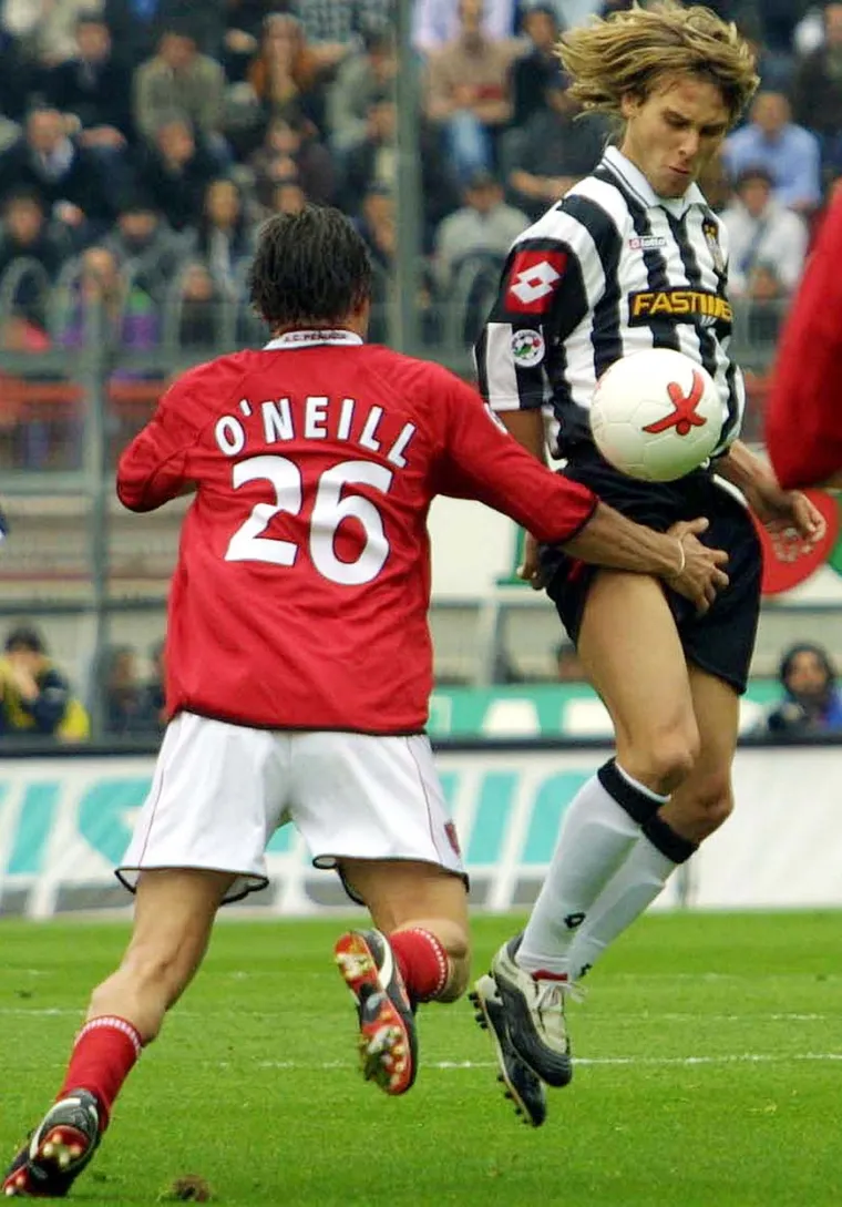 Preminuo nogometa&scaron; kojeg je Zidane smatrao najtalentiranijim: Uni&scaron;tili ga alkohol, kocka i žene; 'Imam 39 godina, a pijem već 30 godina'