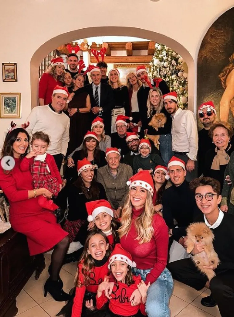 Ho, ho, ho: Prekrasna Diletta raspametila i Djeda Božićnjaka; Istaknula bujne grudi i otopila snijeg na Sjevernom polu