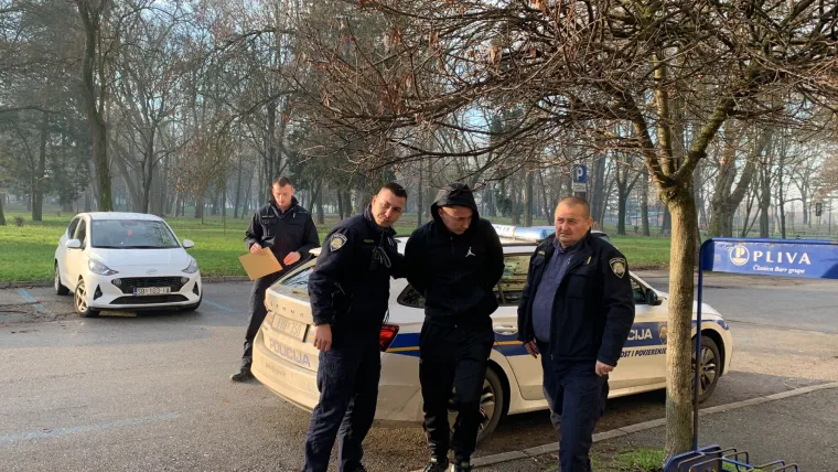 Osumnjičeni za premlaćivanje 'Djeda Mraza' u lisicama doveden u Općinsko državno odvjetni&scaron;tvo