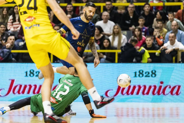 Marko Livaja glavna zvijezda turnira Četiri kafića: Proma&scaron;io penal ali u&scaron;ao u finale