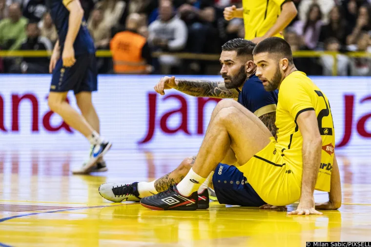 Pogledajte kako Marko Livaja igra na turniru 'Četiri kafića': Promašio je kazneni udarac i ispao