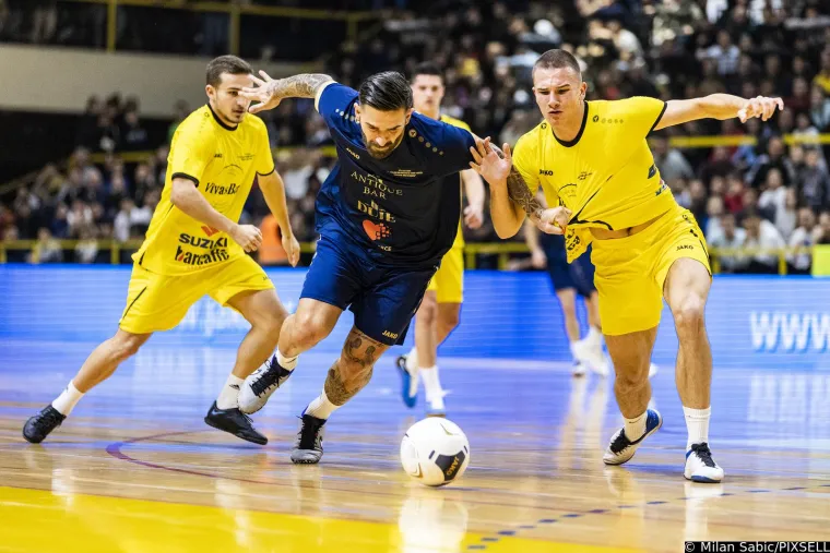 Pogledajte kako Marko Livaja igra na turniru 'Četiri kafića': Proma&scaron;io je kazneni udarac i ispao