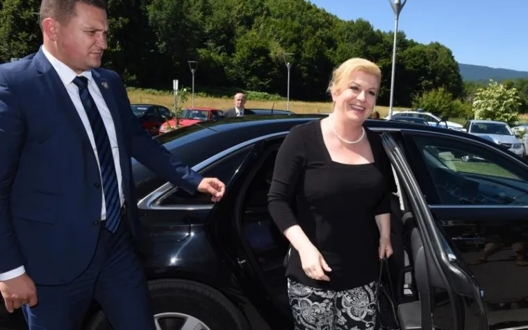 Ovo je Kolinda danas, a sjećate li se kako je izgledala u doba kad se nije odvajala od Sanadera? Mnogi će se iznenaditi