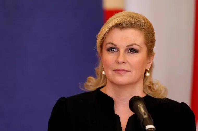 Ovo je Kolinda danas, a sjećate li se kako je izgledala u doba kad se nije odvajala od Sanadera? Mnogi će se iznenaditi