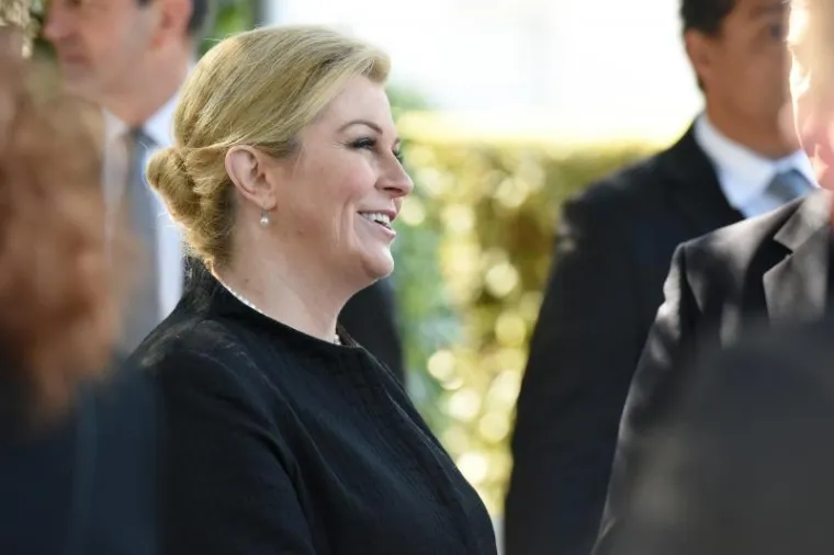 Ovo je Kolinda danas, a sjećate li se kako je izgledala u doba kad se nije odvajala od Sanadera? Mnogi će se iznenaditi