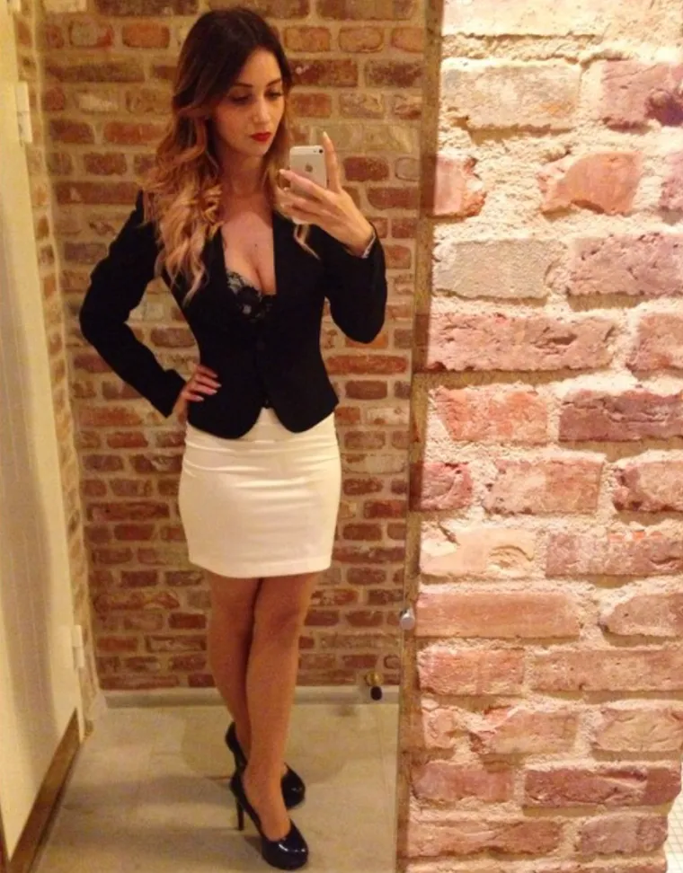 Najzgodnija političarka na svijetu ima Instagram krcat vrućim fotografijama: Ni u Playboyu nisu ostali ravnodu&scaron;ni kad su ih vidjeli