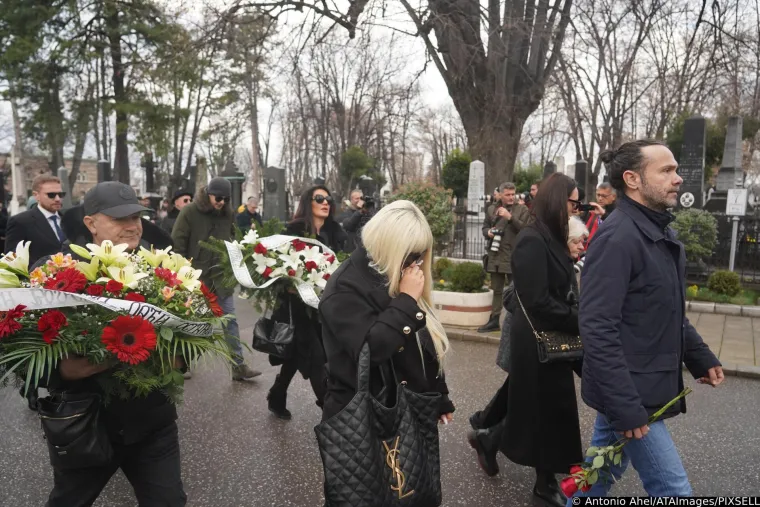 Pokopan sin Marine Tucaković: Na posljednji oproštaj stigli su i Dara Bubamara, Saša Matić, Nataša Bekvalac...