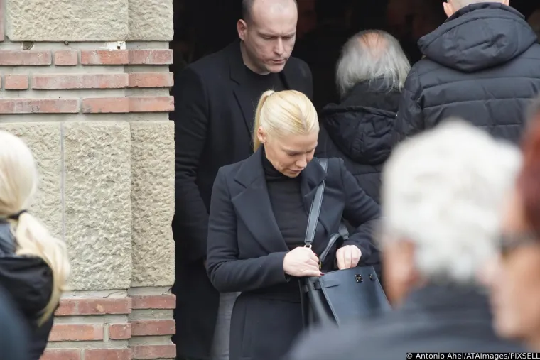 Pokopan sin Marine Tucaković: Na posljednji oproštaj stigli su i Dara Bubamara, Saša Matić, Nataša Bekvalac...
