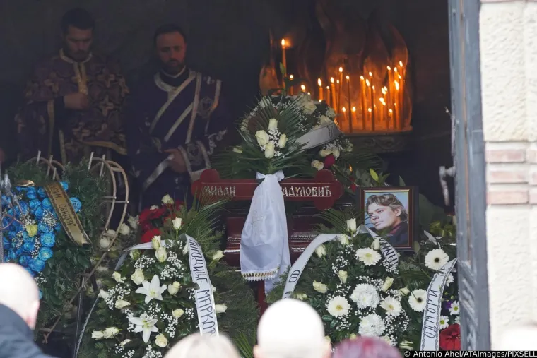 Pokopan sin Marine Tucaković: Na posljednji oproštaj stigli su i Dara Bubamara, Saša Matić, Nataša Bekvalac...