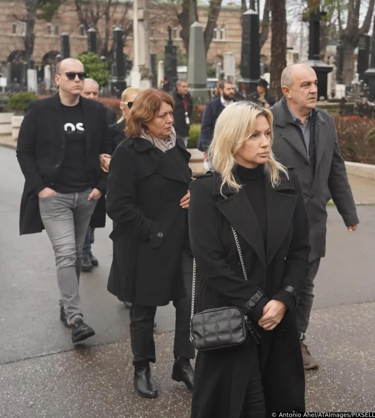 Pokopan sin Marine Tucaković: Na posljednji oproštaj stigli su i Dara Bubamara, Saša Matić, Nataša Bekvalac...