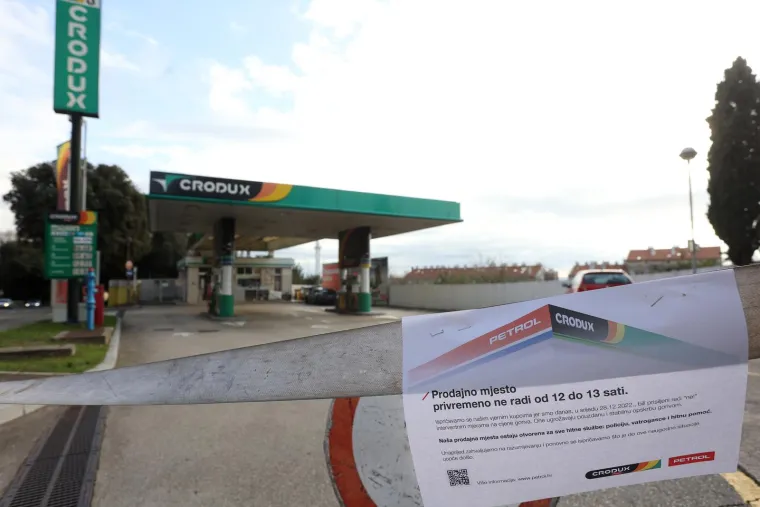 Petrol i Crodux u znak prosvjeda zatvorili pumpe na sat vremena: 'Odlučili smo se na ovaj potez da zaštitimo 2173 radna mjesta'
