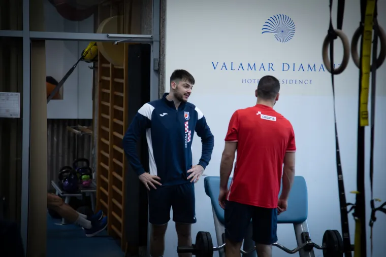 Ekskluzivne fotografije prvog treninga Kauboja: Bez Duvnjaka i Horvata, sve nadzirao Lino Červar